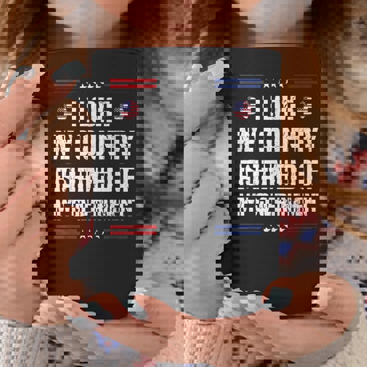 I Love My Country Ashamed Of My Government Usa 愛国的 コーヒーマグ 面白い贈り物