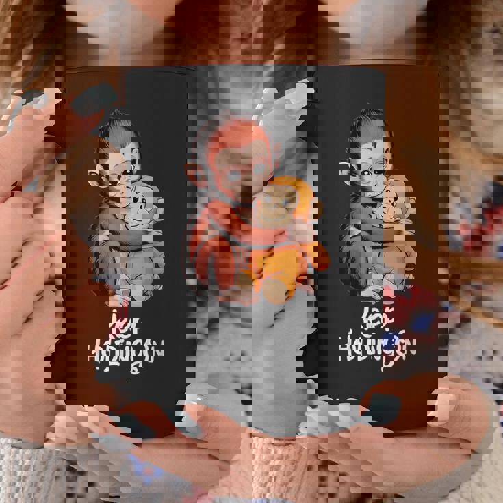 Punch Keep Holding On Cute Baby Monkey グラフィック コーヒーマグ 面白い贈り物