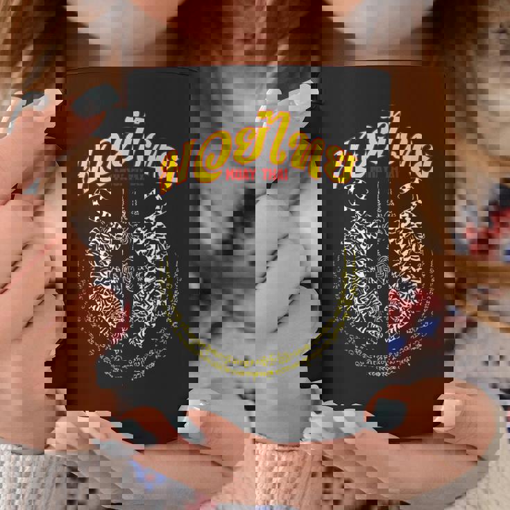 Suea Kooak Yant Thai Kickboxing Twin Tiger Muay Thai コーヒーマグ 面白い贈り物