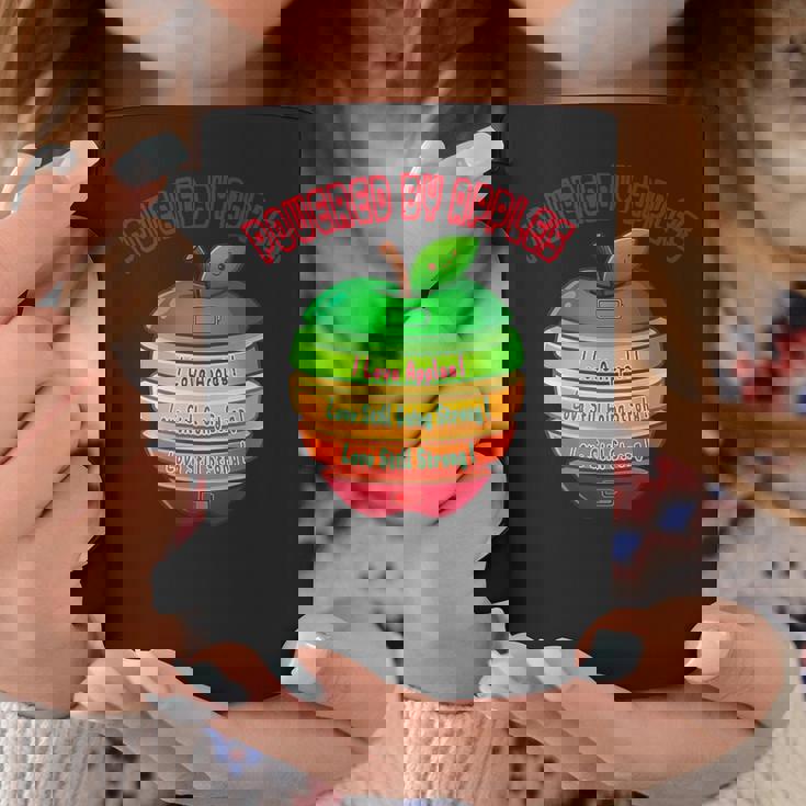 「Powered By Apples（リンゴの力）」リンゴ スライス 充電 バッテリー 残量 おもしろみ 可愛い コーヒーマグ 面白い贈り物