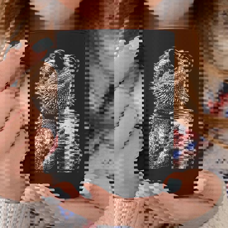 ひげを生やしたドラゴン 飲むアイスコーヒー 面白い動物 ミーム グランジ コーヒーマグ 面白い贈り物