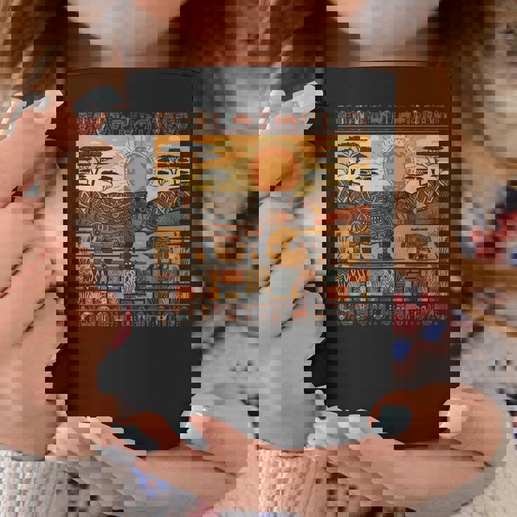 アフリカカバファミリー 部族 ケンテ柄 サファリ ガーナ コーヒーマグ 面白い贈り物