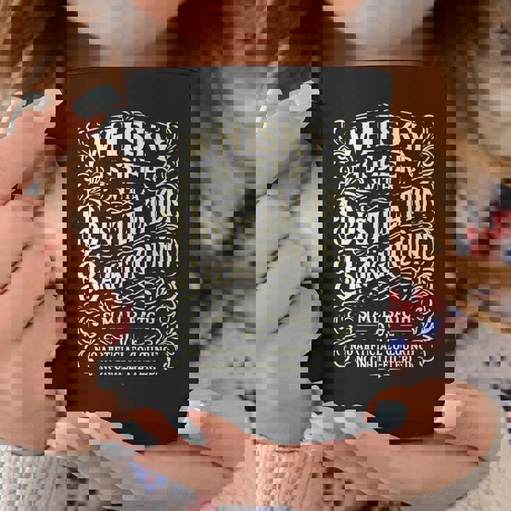 ウイスキーはスコッチと言う蒸留の背景を持つビール 長袖tシャツ コーヒーマグ 面白い贈り物