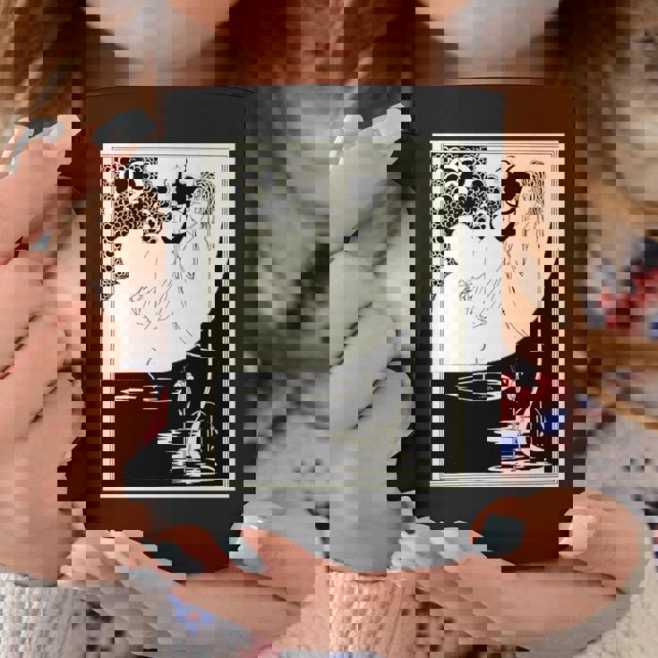 オーブリー・ビアズリーによるクライマックス1893 長袖tシャツ コーヒーマグ 面白い贈り物