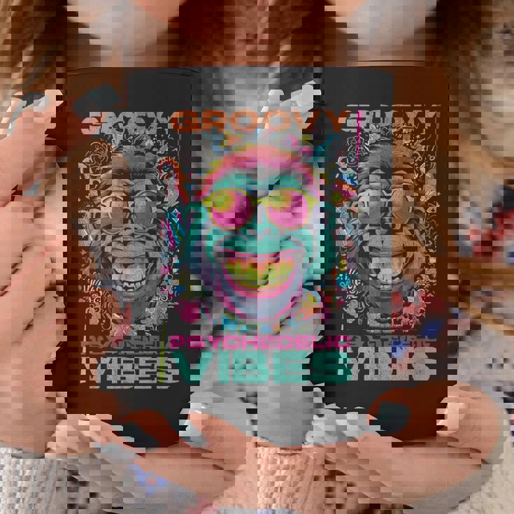 クールなエイプ。グルーヴィーなサイケデリックな雰囲気。 コーヒーマグ 面白い贈り物