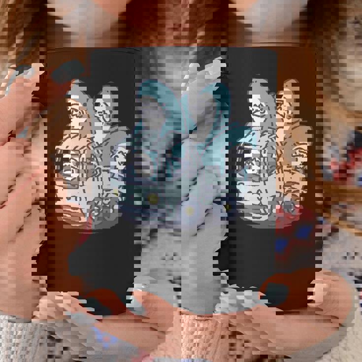 サメがたくさんトラックに 長袖tシャツ コーヒーマグ 面白い贈り物