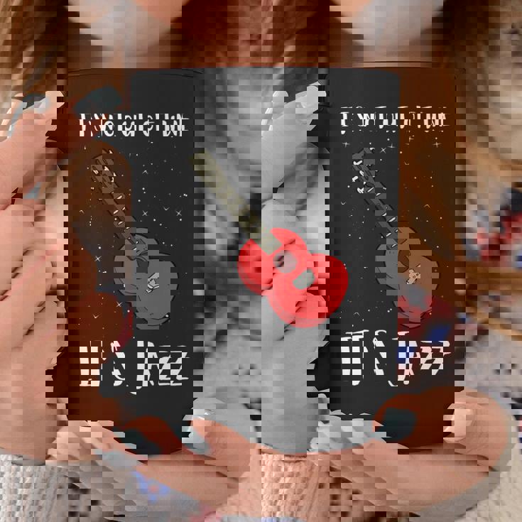 ジャズミュージックとジャズギター-調子が狂っていない 長袖tシャツ コーヒーマグ 面白い贈り物