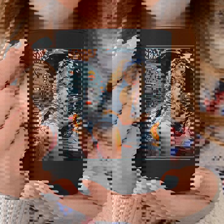 セクシーガールグラフィックtシャツ セクシーなブロンドメカニックピンナップガール コーヒーマグ 面白い贈り物