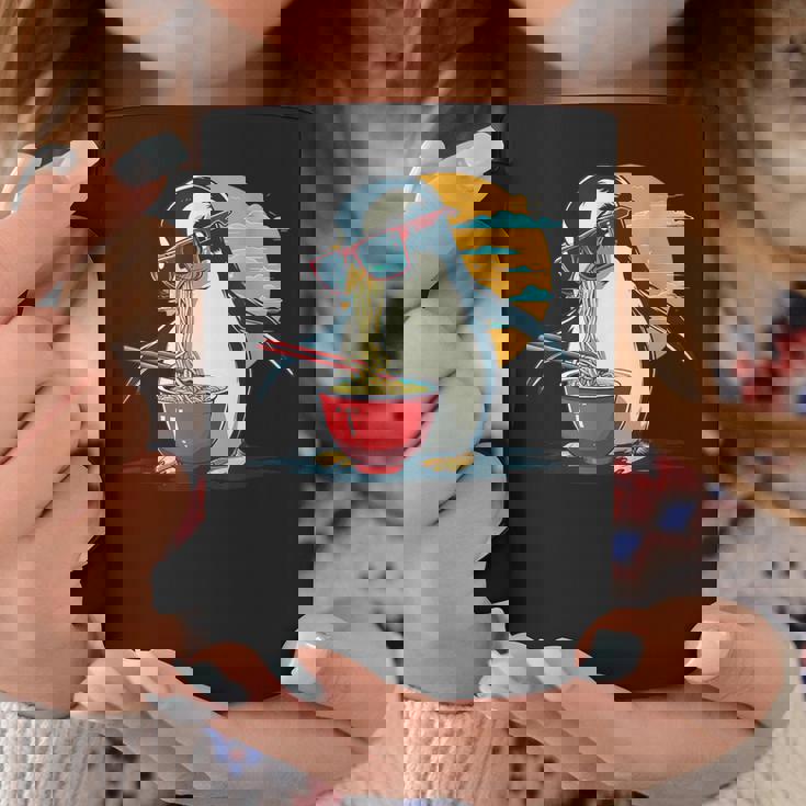 ペンギン食べる ラーメン サングラス アートワーク 和麺 コーヒーマグ 面白い贈り物