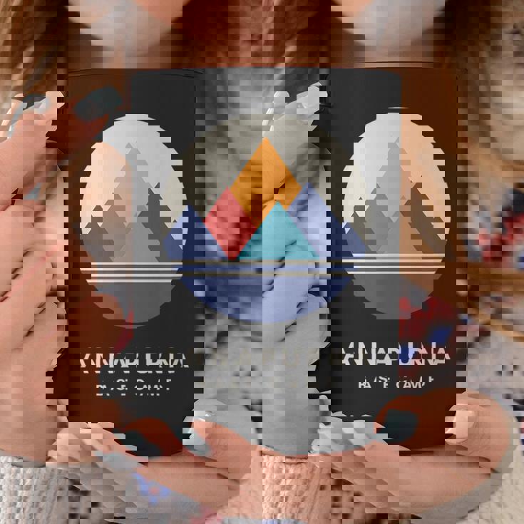 ミニマルなアンナプルナベースキャンプ 山モチーフ ハイキング コーヒーマグ 面白い贈り物