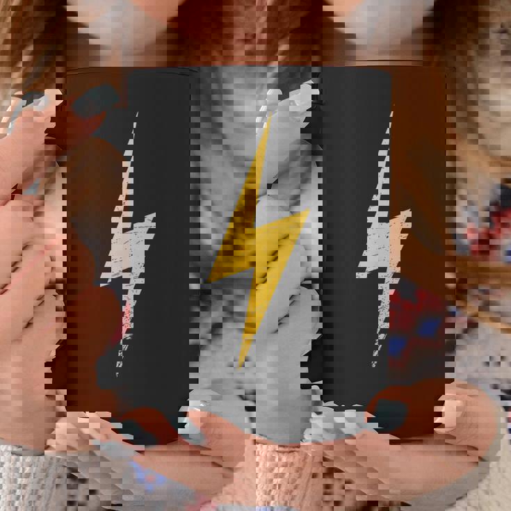 ライトニングボルトグランジを使用したミニマリストデザイン。 コーヒーマグ 面白い贈り物