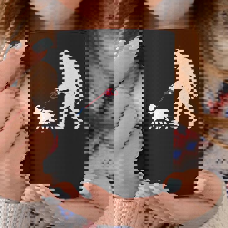 レトロ ビッグフット ウォーキング ブルマスティフ 犬 面白い サスカッチ 長袖tシャツ コーヒーマグ 面白い贈り物