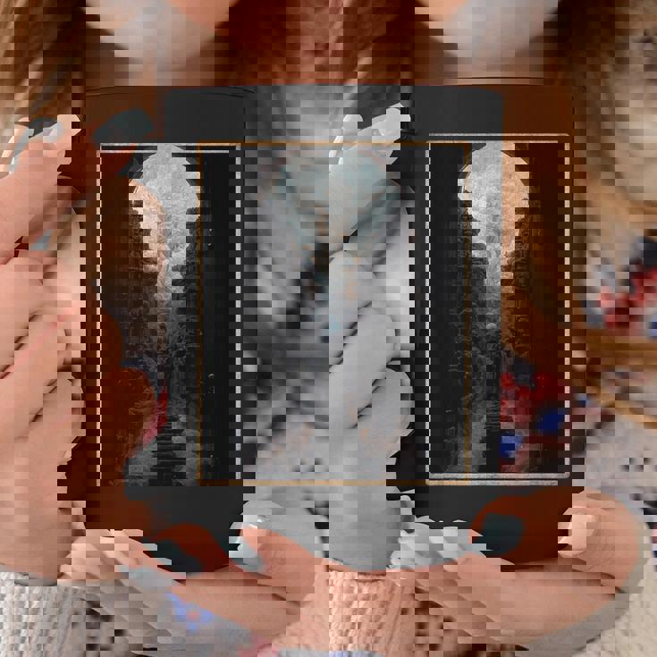 天国への扉のあるアンダーワールド コーヒーマグ 面白い贈り物