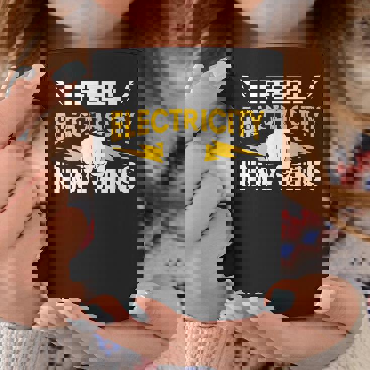 血管に電気を感じる 電気工事士 コーヒーマグ 面白い贈り物