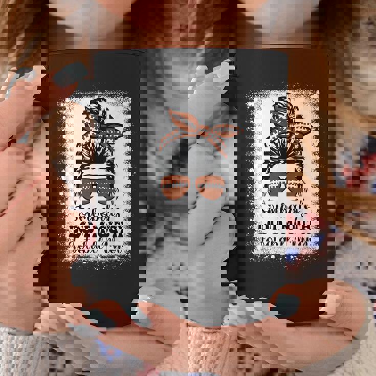 誰かのラウド・マウス・フットボール・マム・チアー・フットボール選手 コーヒーマグ 面白い贈り物