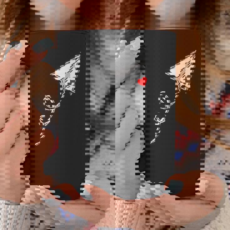 赤いハートの紙飛行機、紙飛行機のメッセージ コーヒーマグ 面白い贈り物