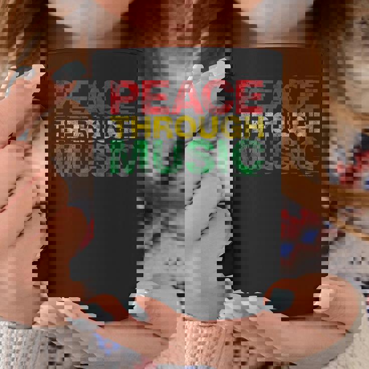 音楽を通して平和を変えるために遊ぶ コーヒーマグ 面白い贈り物