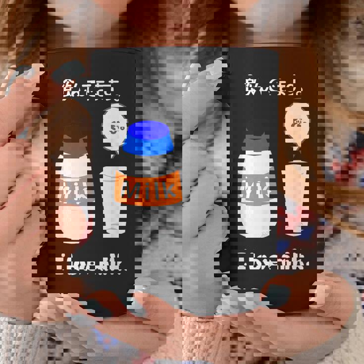 飲んでます。牛乳 ミルク 牧場 健康 飲み物 ボトル キャップ コーヒーマグ 面白い贈り物