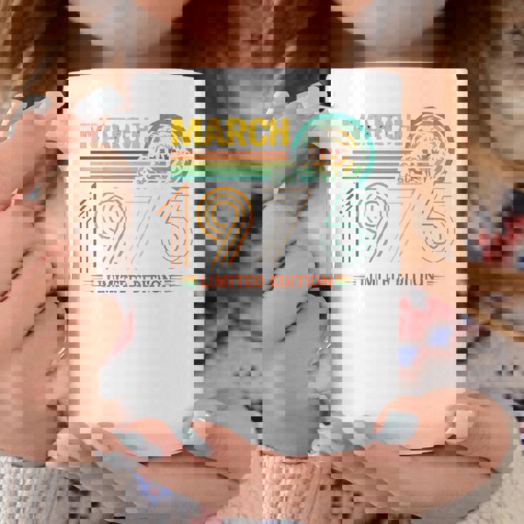 On Back- 1975年3月の誕生日 限定版 ヴィンテージ 51歳 コーヒーマグ 面白い贈り物