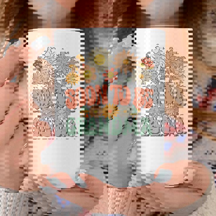 Soon To Be Grandma Expecting Baby Daisy Groovy Wildflower コーヒーマグ 面白い贈り物