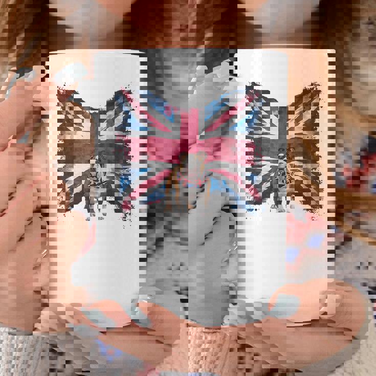 ユニオンジャックバンダナをかぶったブリティッシュブルドッグ、かわいい英国国旗。 コーヒーマグ 面白い贈り物