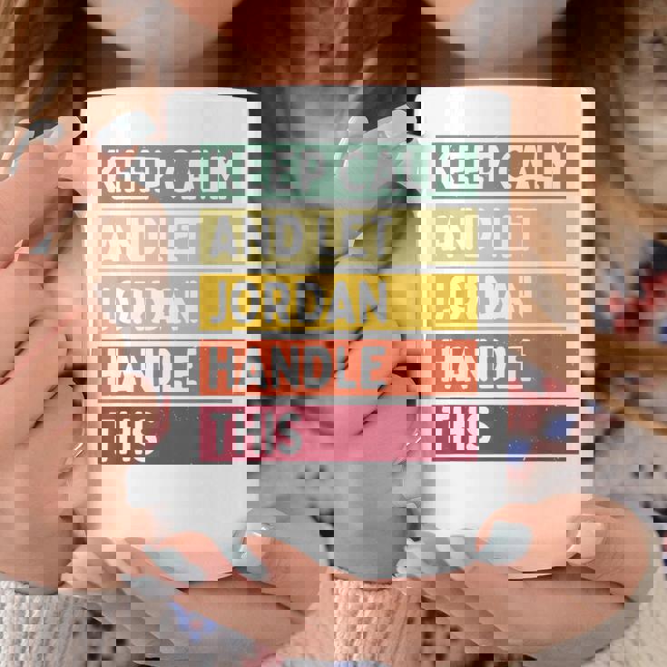 落ち着いて、ジョーダンにこの面白いレトロな引用を任せてください コーヒーマグ 面白い贈り物