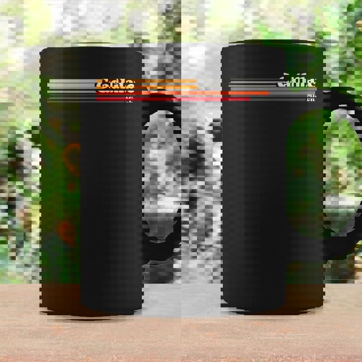 1980年代ヴィンテージグラフィックスタイルキャデラックミシガン。 コーヒーマグ ギフトのアイデア