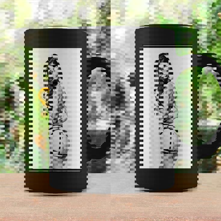 Hot Girl On 男性用 セクシー ブルネット ピンナップガール B&W コーヒーマグ ギフトのアイデア