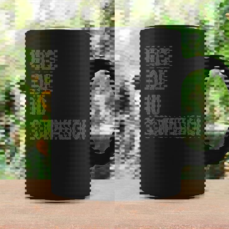 Peace Love And Compassion シャツ インスピレーションを与える引用 レトロ コーヒーマグ ギフトのアイデア