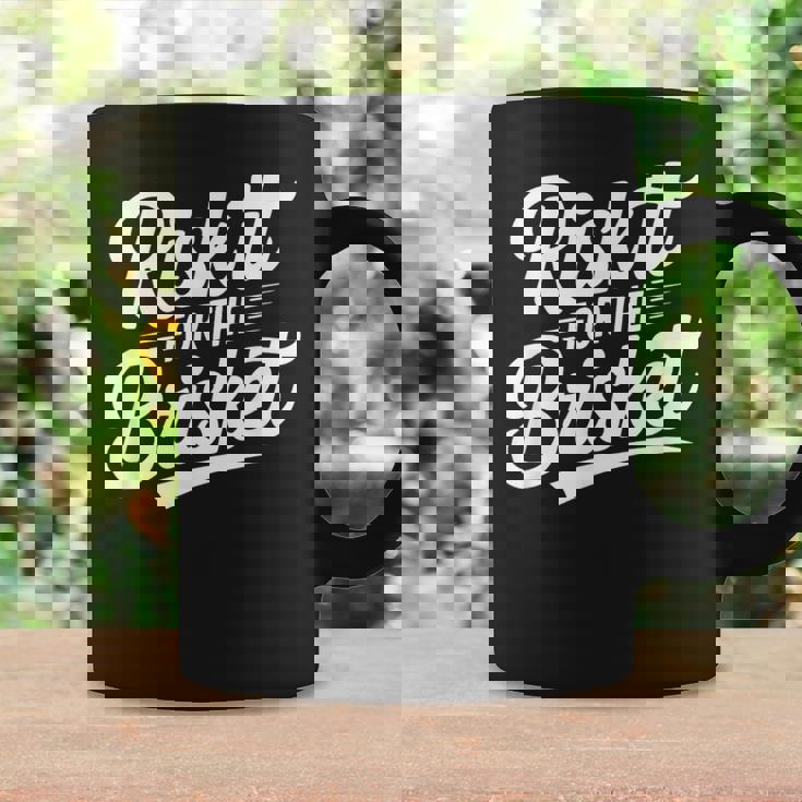 Risk It For The Brisket Bbqジョーク コーヒーマグ ギフトのアイデア