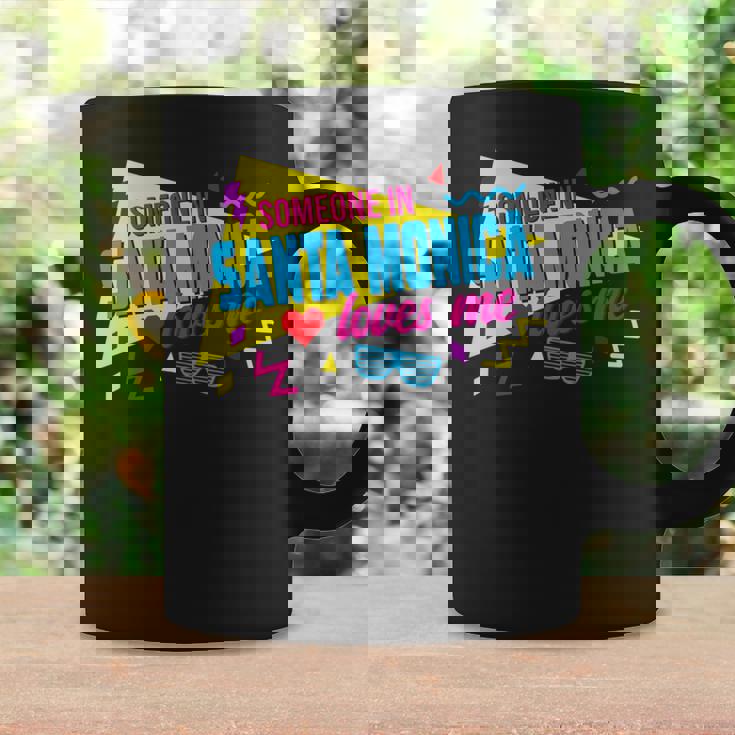 Someone Inanta Monica Loves Me 80S サンタモニカの誰かが私に80年代を愛しています 長袖tシャツ コーヒーマグ ギフトのアイデア