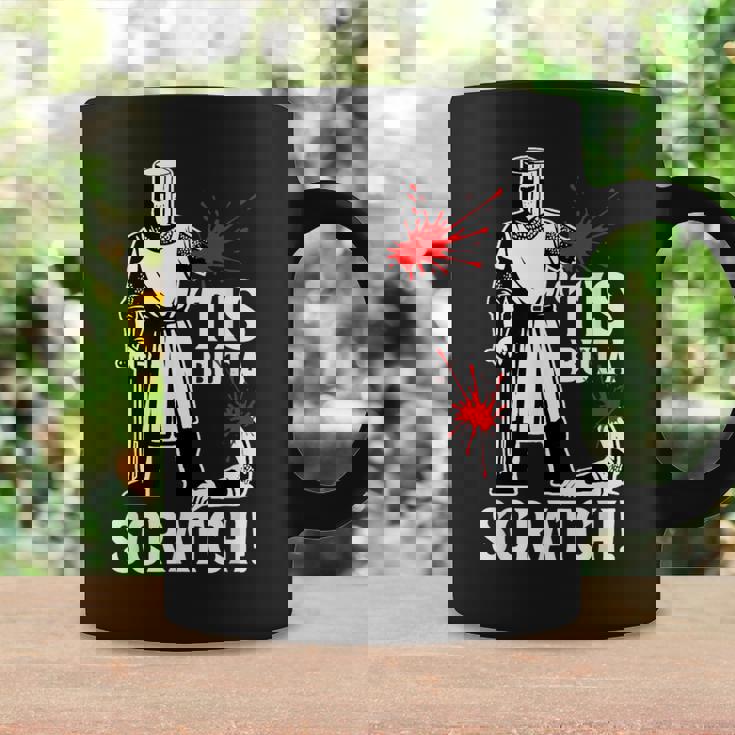 Tis But Acratch 面白い 中世の戦士 ユーモア 騎士 コーヒーマグ ギフトのアイデア