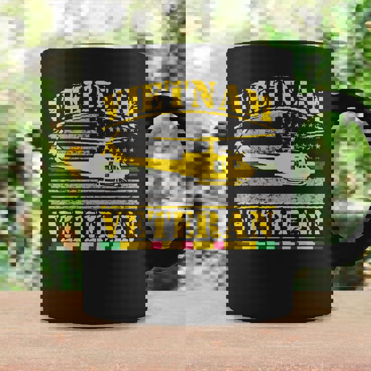 Vietnameteran Uh -1 Huey Helicopter Crew コーヒーマグ ギフトのアイデア
