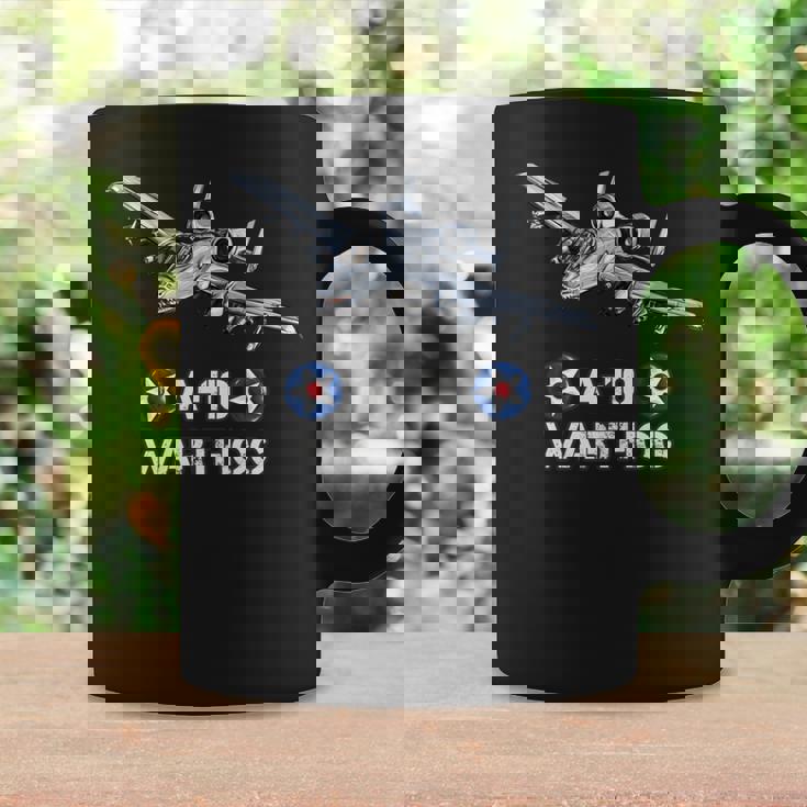 アメリカ軍の戦闘爆撃機a10 イボイノシシ 長袖tシャツ コーヒーマグ ギフトのアイデア