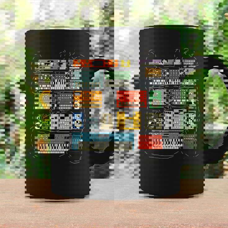 シンセサイザー と エレクトロニック・ミュージシャン と Dj コーヒーマグ ギフトのアイデア