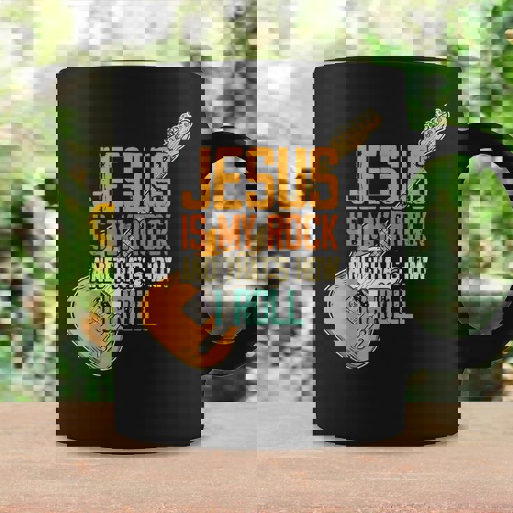 ジーザス・イズ・マイ・ロック・アンド・ザット・イズ・ハウ・アイ・ロール クリスチャン コーヒーマグ ギフトのアイデア