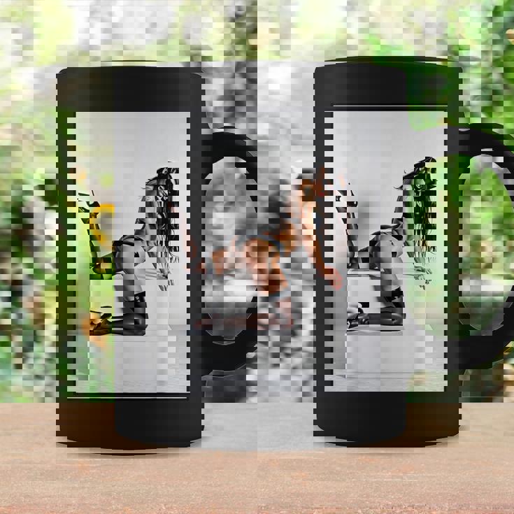 セクシーガールグラフィックtシャツ マスクのセクシーなファッションモデル コーヒーマグ ギフトのアイデア