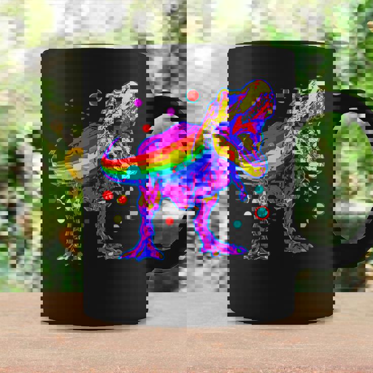 ティラノサウルス レックス 虹色 恐竜 恋人 デザイン コーヒーマグ ギフトのアイデア