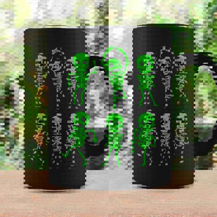 ハロウィン ダンシングスケルトン グリーン 不気味な男の子 女の子 キッズ コーヒーマグ ギフトのアイデア