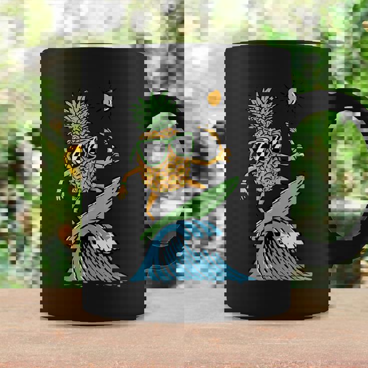 パイナップルはサーフィンのイラスト コーヒーマグ ギフトのアイデア