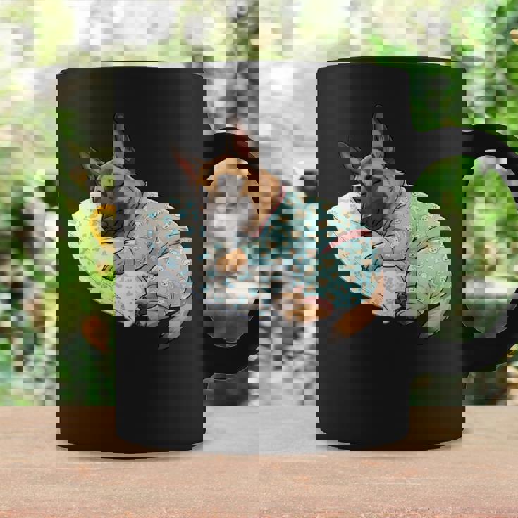 パジャマで寝ているかわいいベルギーのマリノア犬就寝アート 長袖tシャツ コーヒーマグ ギフトのアイデア