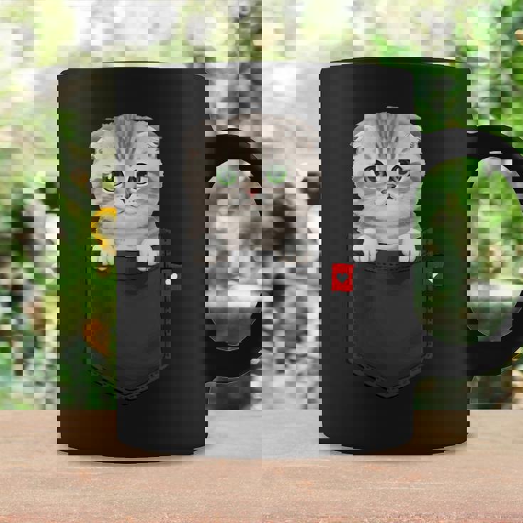 ポケットに入ったスコティッシュフォールド猫 のぞくかわいい子猫 コーヒーマグ ギフトのアイデア