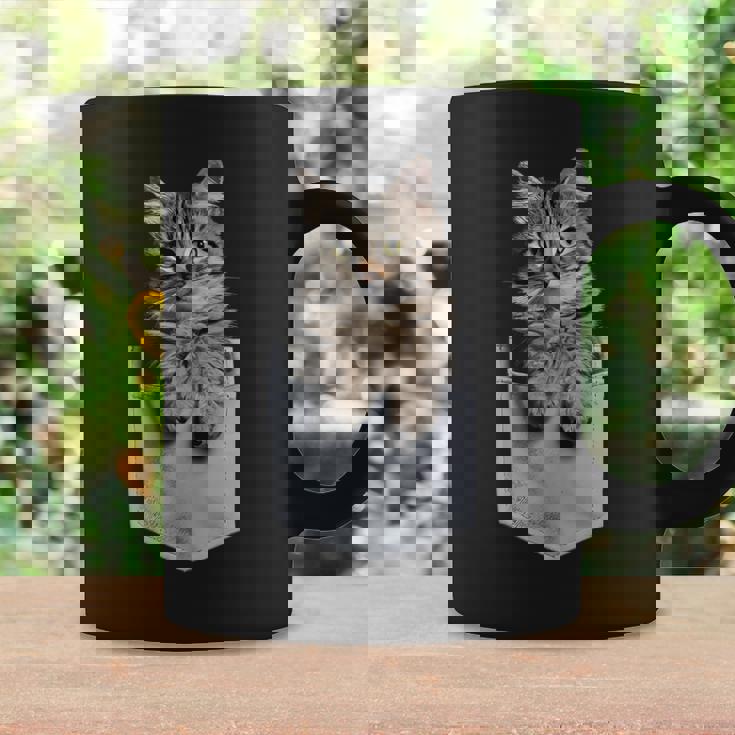 ポケットに入ったノルウェージャンフォレストキャット コーヒーマグ ギフトのアイデア