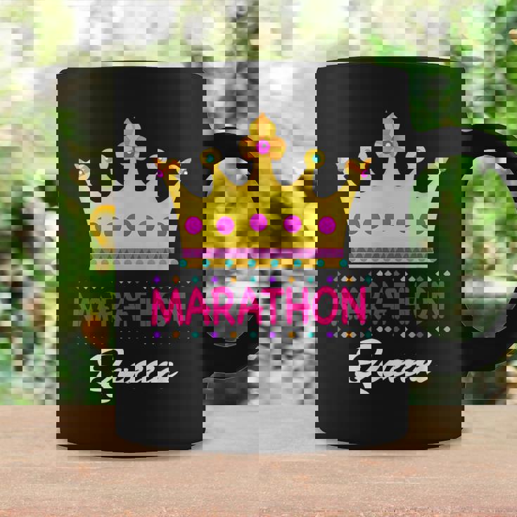 マラソン クイーン ランナー ランニング マラソン 好き 面白い コーヒーマグ ギフトのアイデア