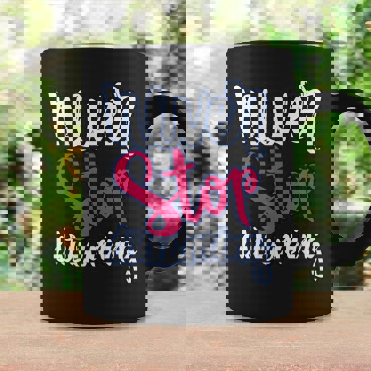 励ましギフト ポジティブなメッセージ Nevertop Dreaming コーヒーマグ ギフトのアイデア