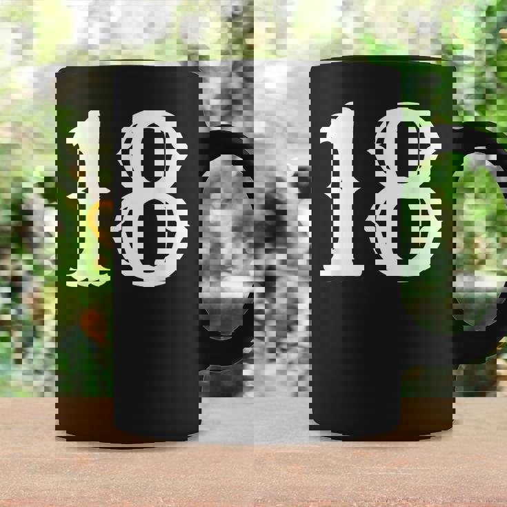 数字 18 インチ 白 大 太字 アメリカ 西部 スタイル フォント コーヒーマグ ギフトのアイデア