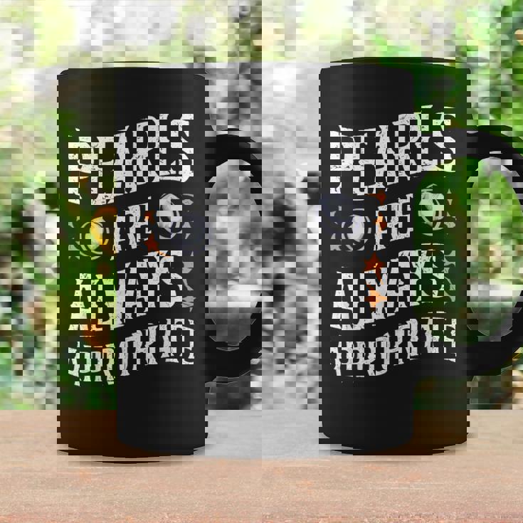 真珠はいつもふさわしい。ジャッキー・ケネディ コーヒーマグ ギフトのアイデア