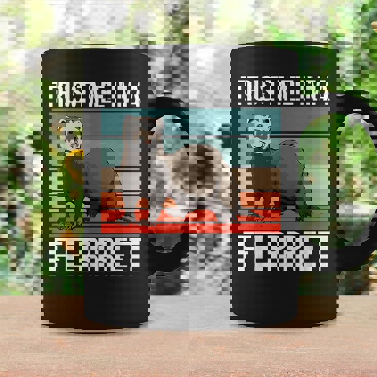 私はフェレット ハロウィン ペットオーナー フェレット コーヒーマグ ギフトのアイデア