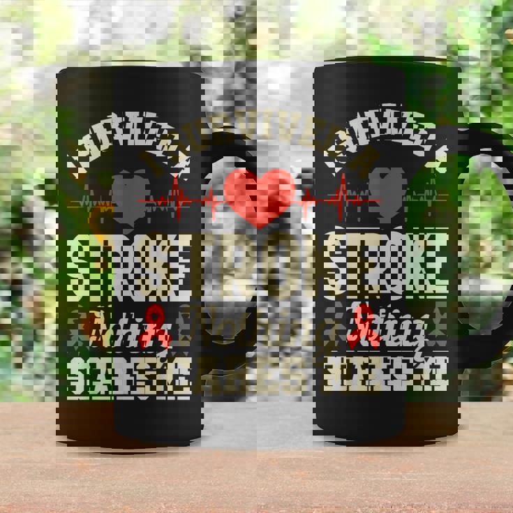 私は脳卒中を生き延びました何も私を怖がらせません-脳卒中の認識 コーヒーマグ ギフトのアイデア