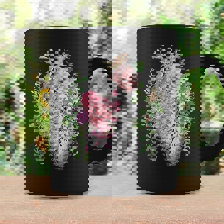 花の解剖学 人間の心とバラ、ボタニカルハート コーヒーマグ ギフトのアイデア